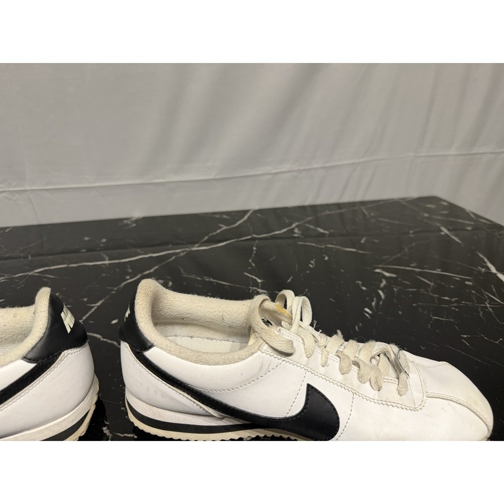 Nike Cortez Men Size 9.5 Basic Leather White Black / Sneakers 819719-100 - Picture 4 of 7